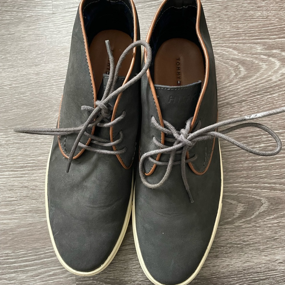 Tommy Hilfiger Blue Chukka Boots with Minimalist Design